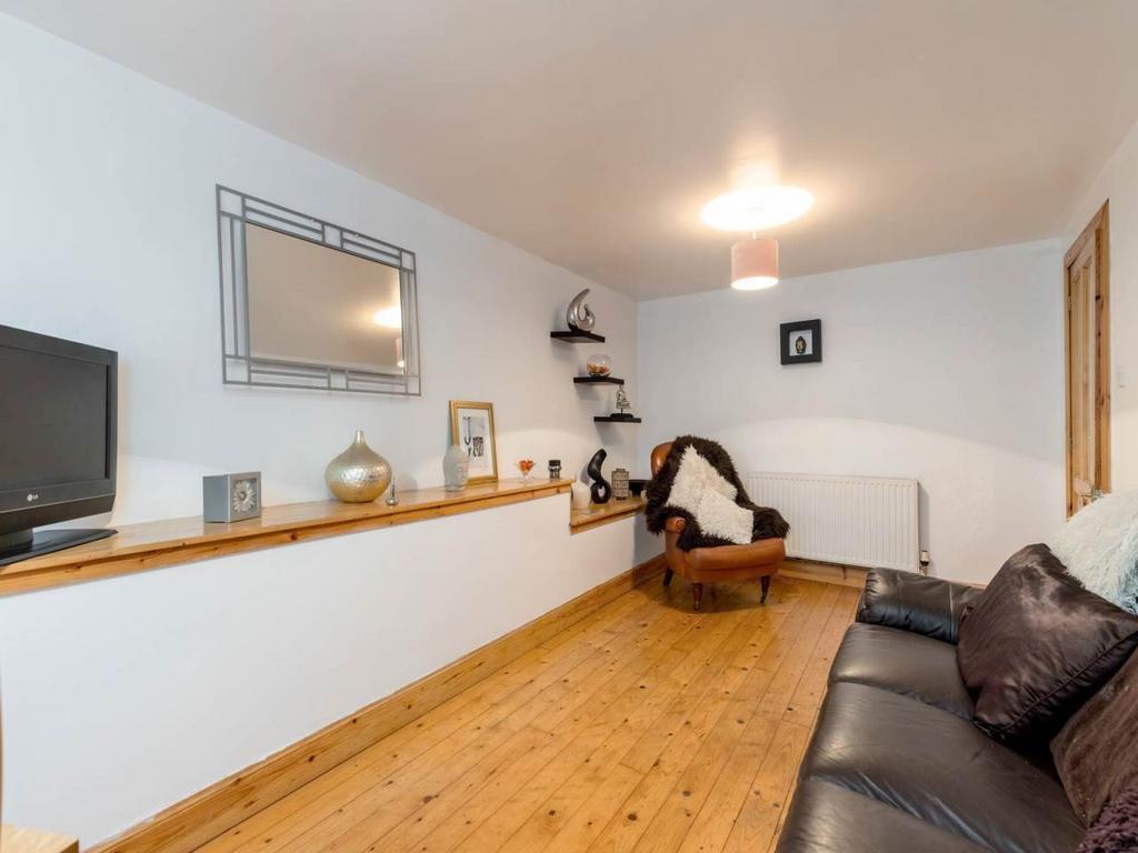 64703 West Scotland St