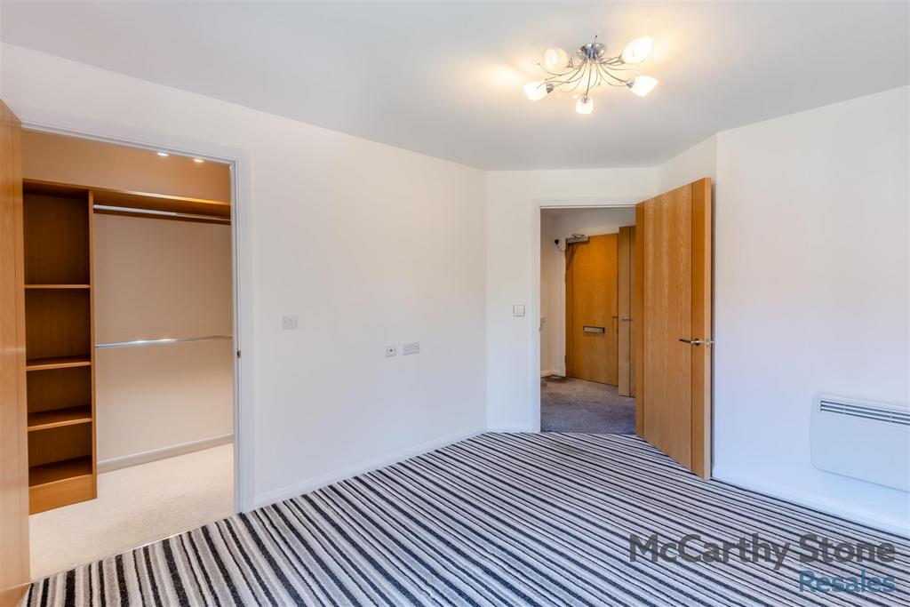 8654409-interior02.jpg