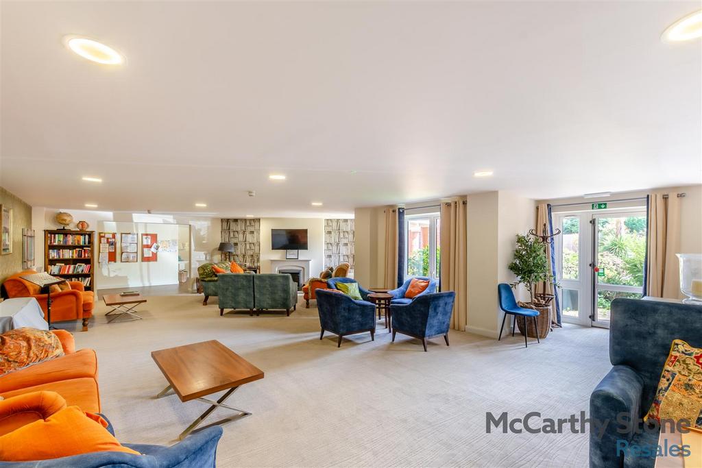 8654409-interior11.jpg
