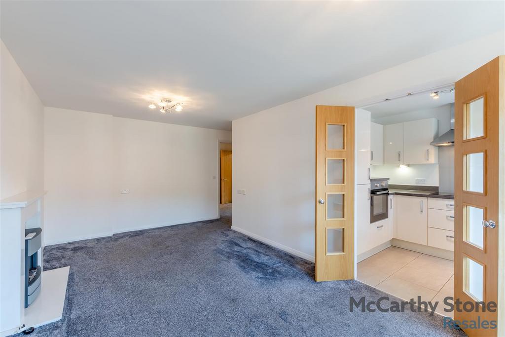 8654409-interior07.jpg