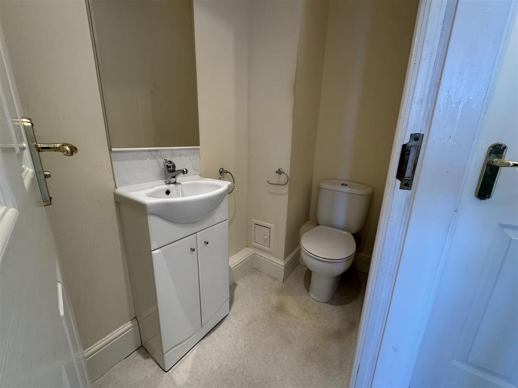 Separate 2 piece cloakroom