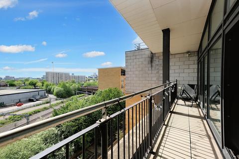 2 bedroom flat for sale, Middlewood Street, Salford, M5