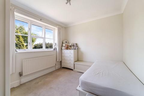9 Derek Close, Ewell, Epsom, KT19 9NT