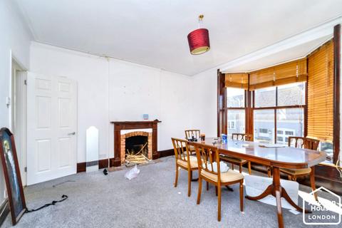 4 bedroom flat for sale, 23A Chapel Street, Petersfield, Hampshire, GU32 3DY