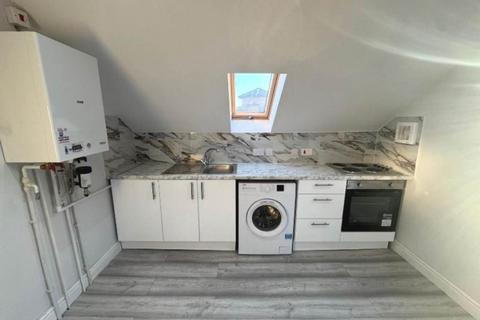 2 bedroom apartment to rent, Tilehurst Road, Reading