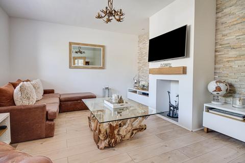 93 Five Acres, London Colney, St Albans, AL2 1HY