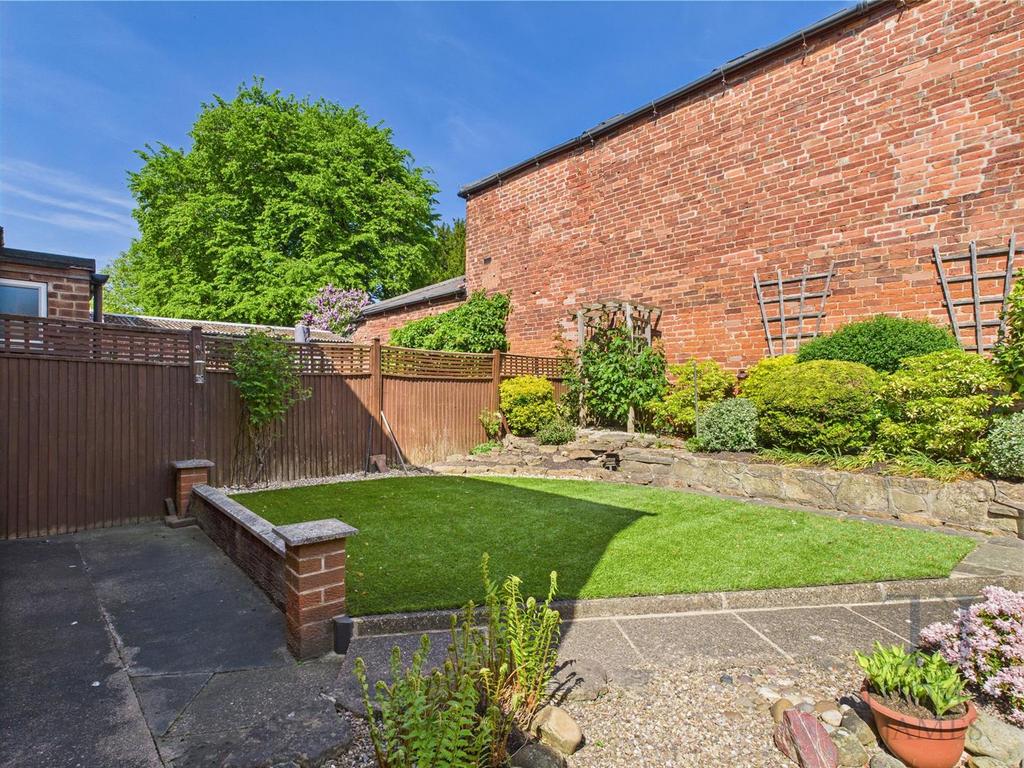 CAM05175 G0-PR0051-STILL018.jpg