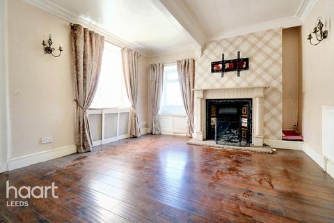 2 bedroom detached house for sale, Whitecote Hill, Leeds