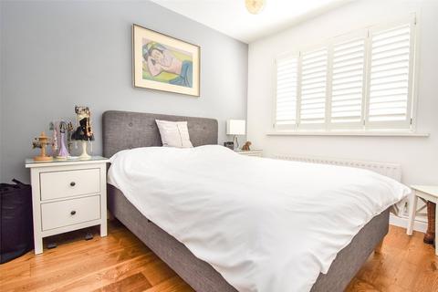 3 bedroom detached house for sale, Ryves Avenue, Hampshire GU46