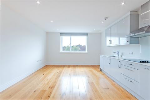 1 bedroom flat to rent, Park Avenue, Bushey, Hertfordshire, WD23