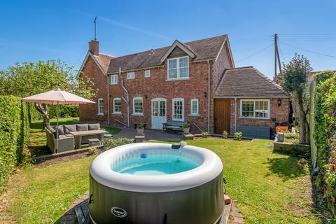 The Corner House Broadway Lane, Fladbury, Pershore, WR10 2QF