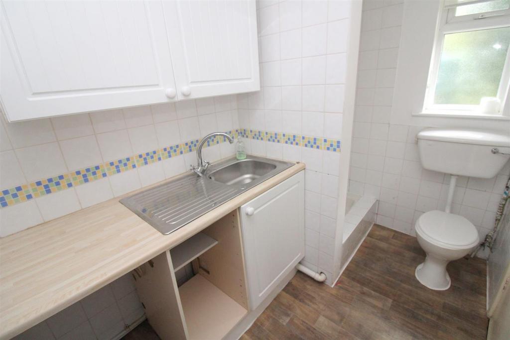 Utility shower room.jpg