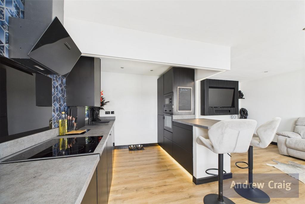Kitchen / Lounge