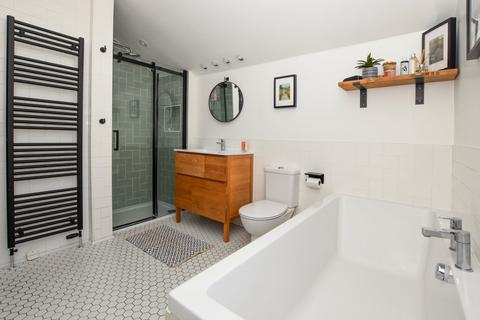 5 Raglan Road, Bromley, BR2 9NN