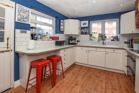 5 Raglan Road, Bromley, BR2 9NN