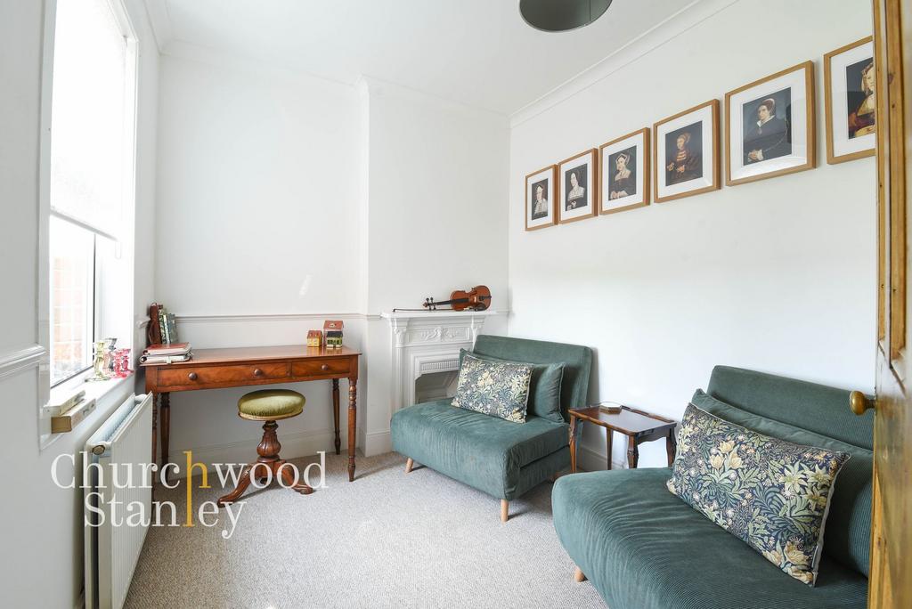 Second bedroom