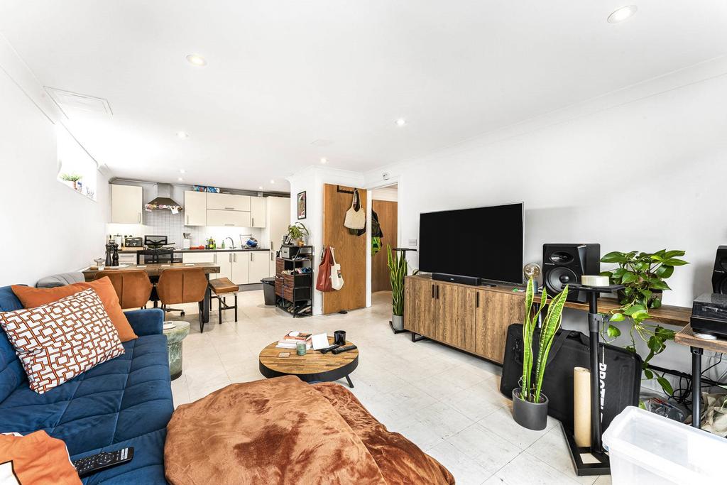Reception/Kitchen