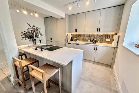 2 bedroom flat for sale, Bickton