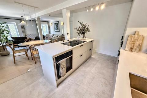 2 bedroom flat for sale, Bickton