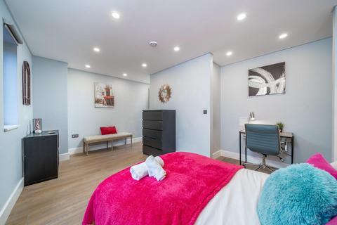 3 bedroom flat to rent, Harrow Road, London