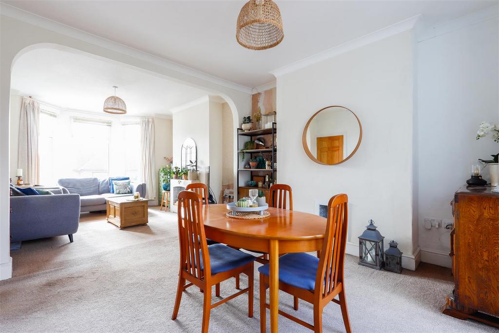 Living/dining room