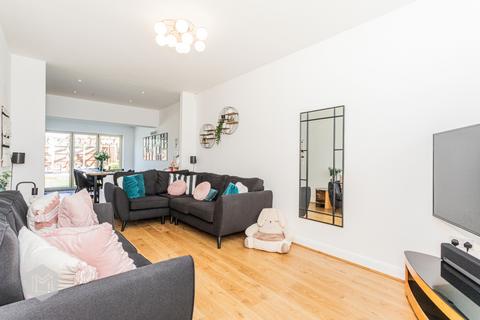 33 Brook Meadow Close, Astley, Manchester, M29 7JD