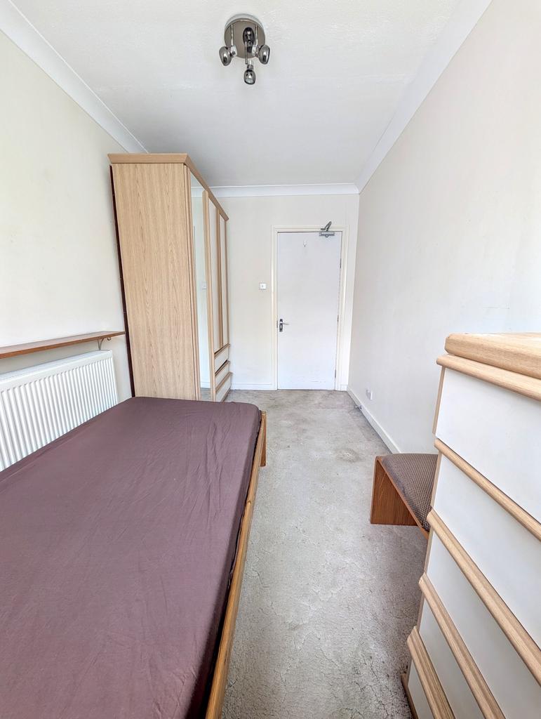 Single Room (2)