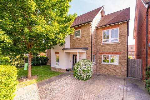 4 bedroom semi-detached house for sale, Blackamoor Lane, Maidenhead, SL6