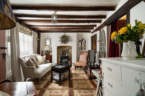 2 bedroom semi-detached house for sale, Low Cottage, 2a High Street, Oxted RH8 9LP
