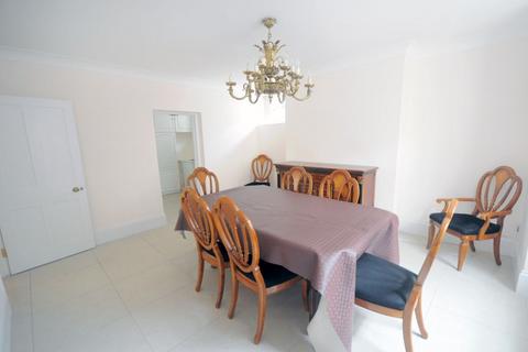 4 bedroom terraced house to rent, Regents Park, London NW1