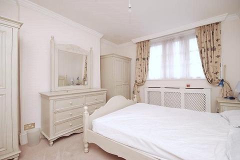 4 bedroom terraced house to rent, Regents Park, London NW1
