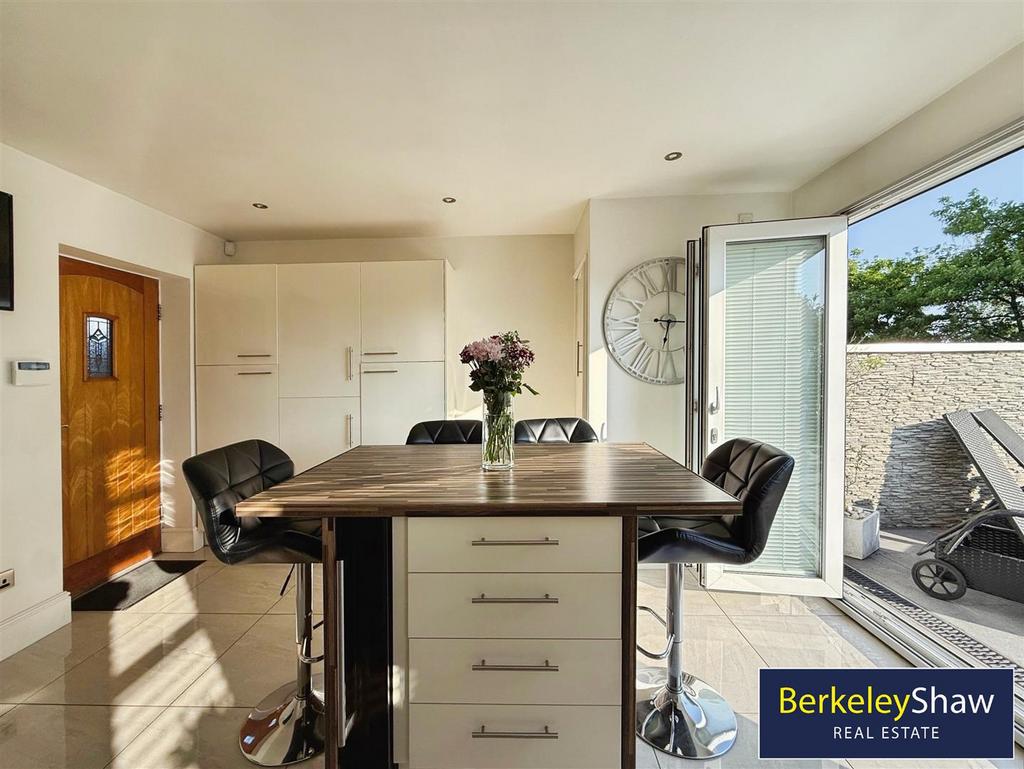 Open-Plan Kitchen/Diner