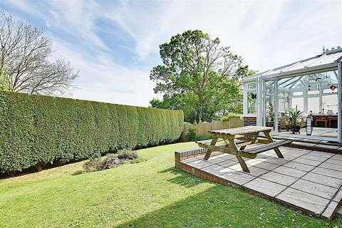 27 Beacon Hill, Bexhill-on-sea, TN39 5DF