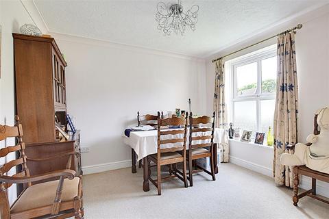 27 Beacon Hill, Bexhill-on-sea, TN39 5DF