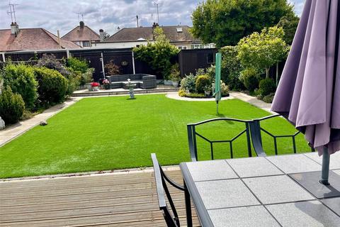 4 bedroom bungalow for sale, Prince Avenue, Westcliff-on-Sea, Essex, SS0