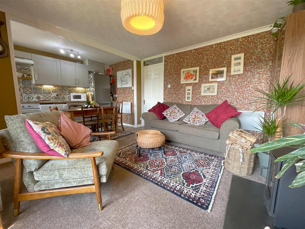 Sitting room 2.jpg
