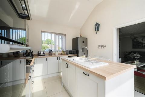 303a Marsh Road, Hilperton Marsh, Trowbridge, BA14 7PL