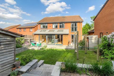 16 Aspreys, Olney, MK46 5LW