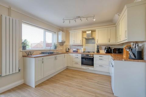 15 Teeswater Close, Bromsgrove, B60 3PX