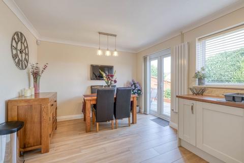 15 Teeswater Close, Bromsgrove, B60 3PX