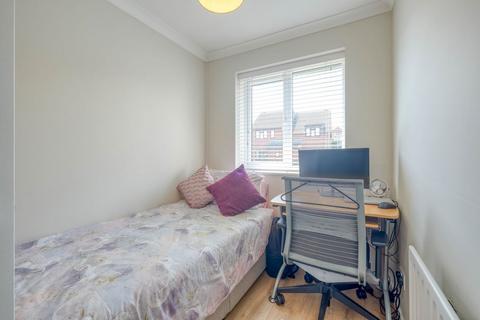 15 Teeswater Close, Bromsgrove, B60 3PX