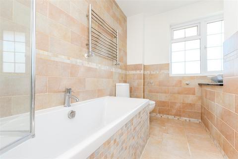 5 Perran Close, Hartley, Longfield, DA3 7EU