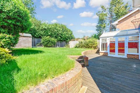 5 Perran Close, Hartley, Longfield, DA3 7EU