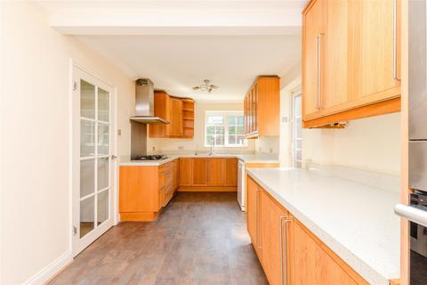 5 Perran Close, Hartley, Longfield, DA3 7EU