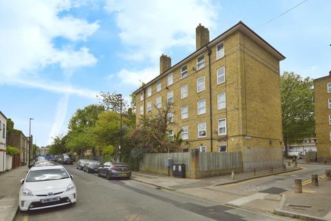 3 bedroom flat for sale, Bishops Way, Bethnal Green