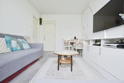 3 bedroom flat for sale, Bishops Way, Bethnal Green