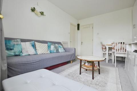 3 bedroom flat for sale, Bishops Way, Bethnal Green