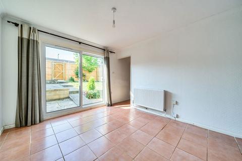 64 Abbey Road, Basingstoke, RG24 9EA