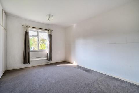 64 Abbey Road, Basingstoke, RG24 9EA