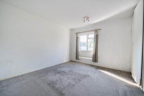 64 Abbey Road, Basingstoke, RG24 9EA